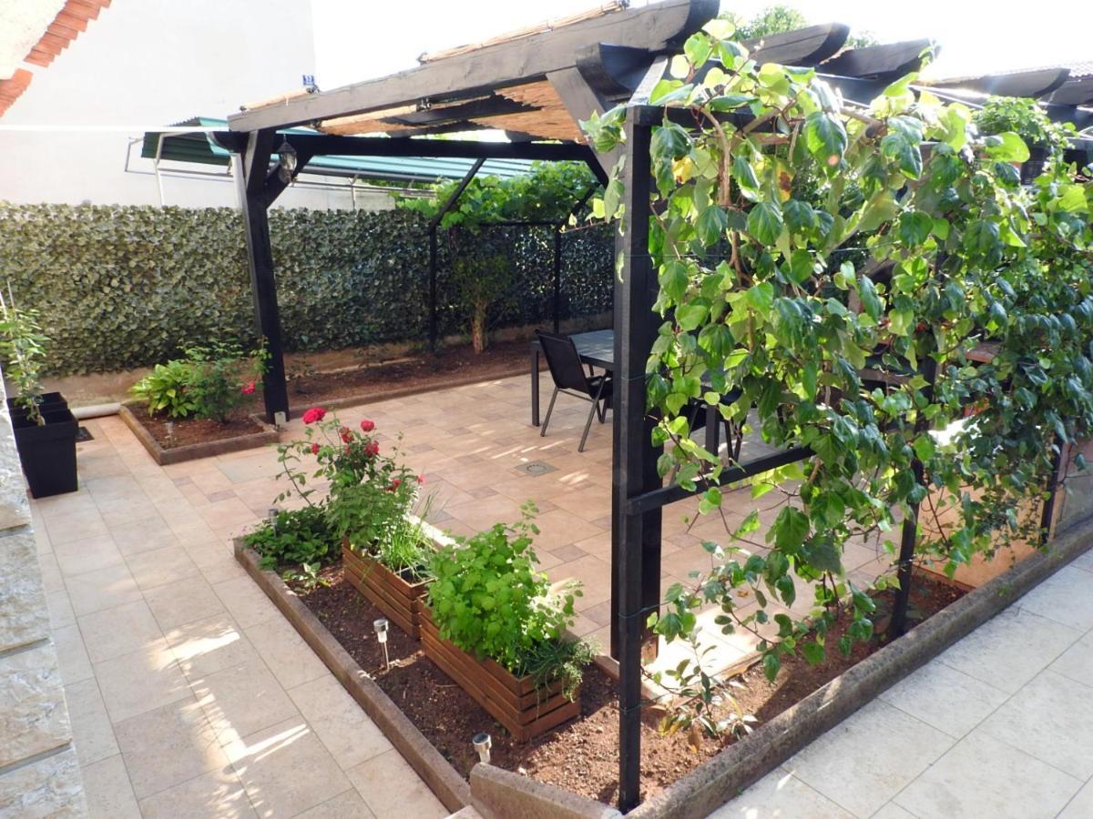 Apartment Lu, Stinjan - 普拉 外观 照片